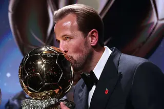 كين يتفوق على مبابي ويامال.. الترتيب النهائي للكرة الذهبية 2026 (صور) 27 أكتوبر 2026